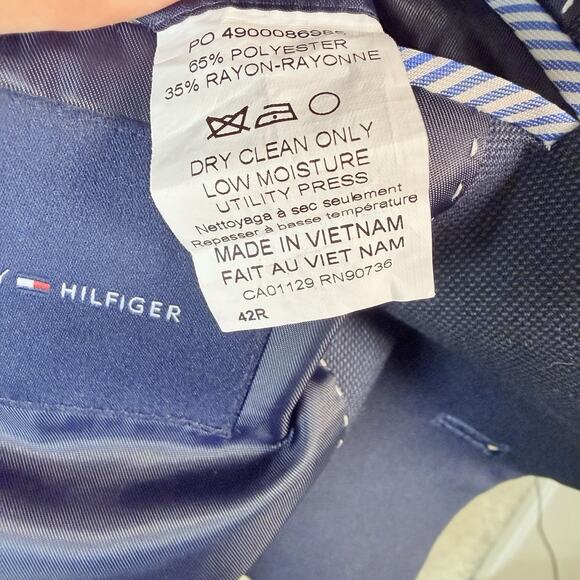 Tommy Hilfiger Men’s Navy Blazer 42R – Classic Two-Button Suit Jacket - Picture 5 of 13